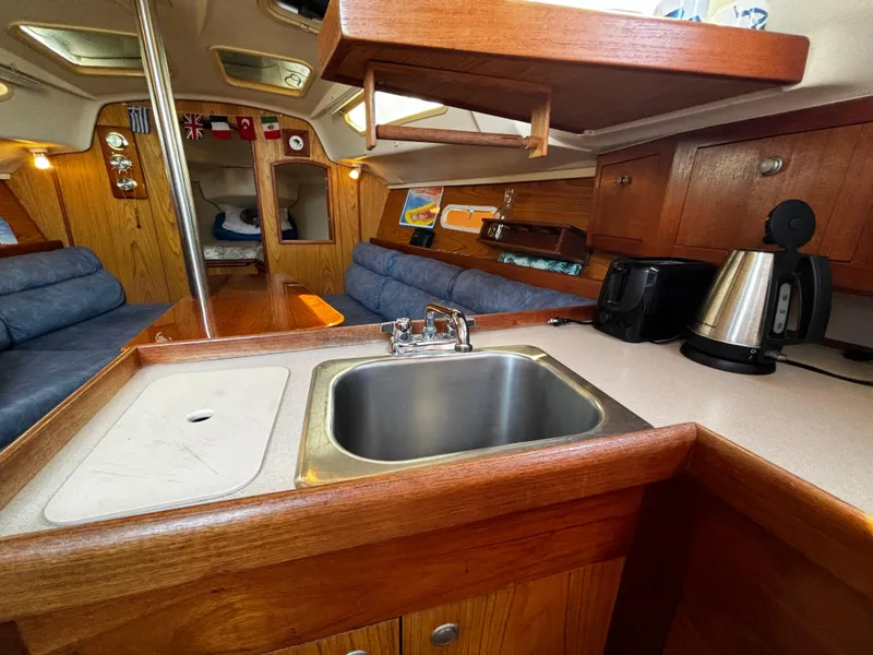 2000 Hunter 320