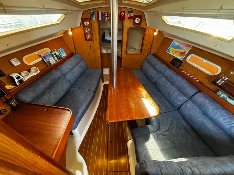 2000 Hunter 320