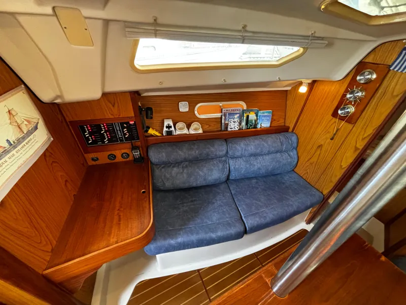 2000 Hunter 320