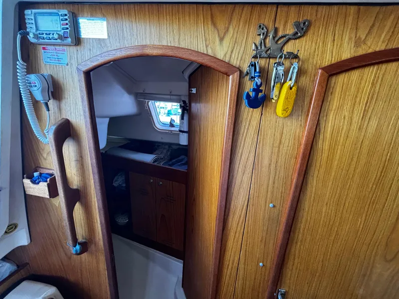 2000 Hunter 320