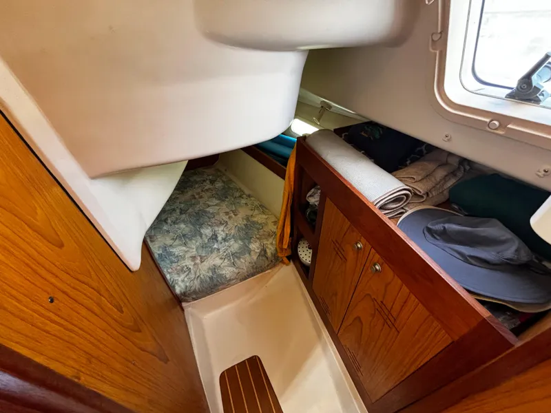 2000 Hunter 320