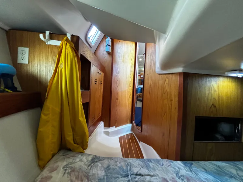 2000 Hunter 320