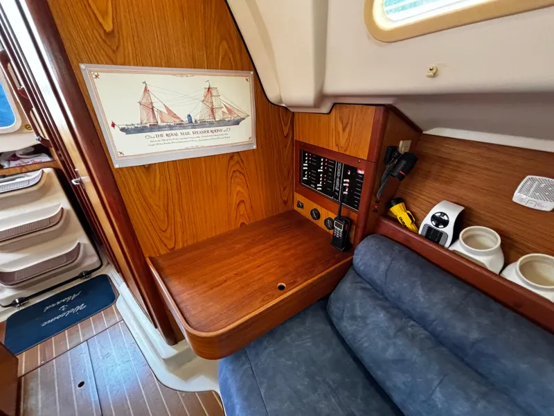 2000 Hunter 320