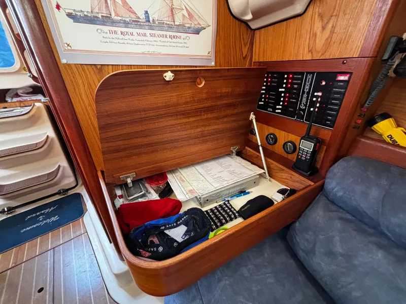 2000 Hunter 320