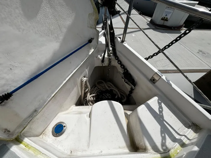 2000 Hunter 320