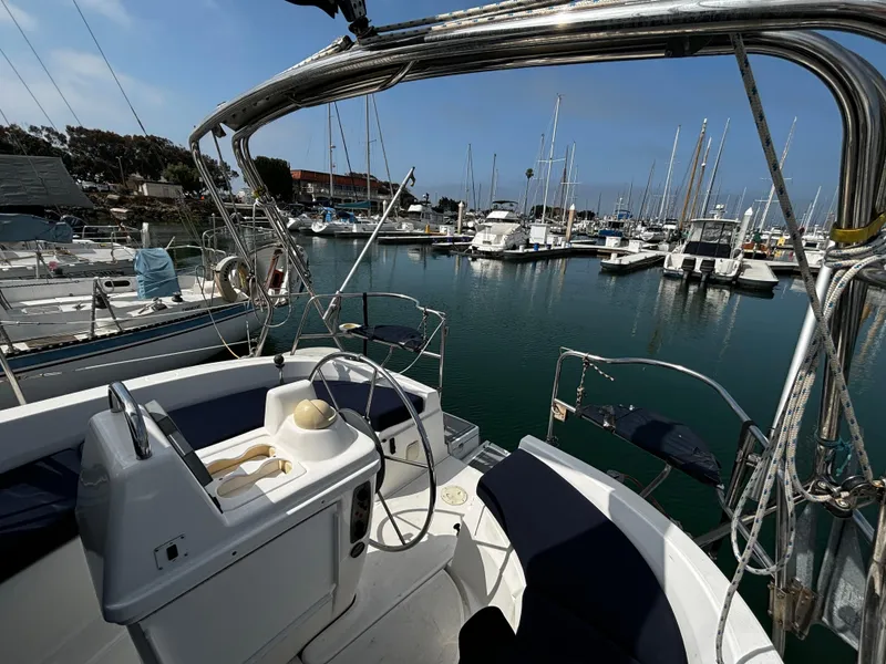 2000 Hunter 320