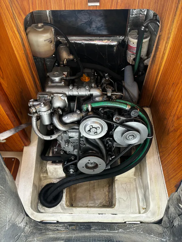 2000 Hunter 320