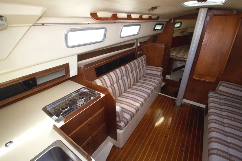 Port Settee & Galley