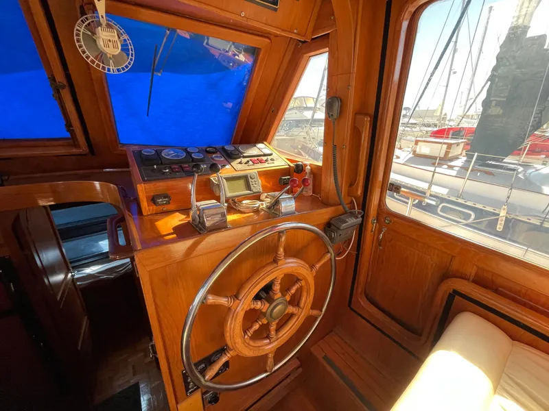 1985 Hershine 41 Trawler