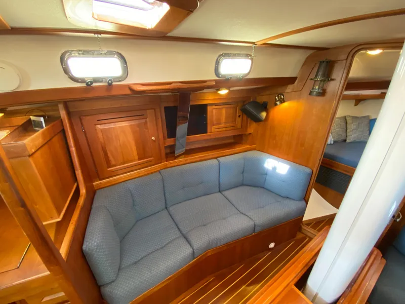 2000 Tartan 3700