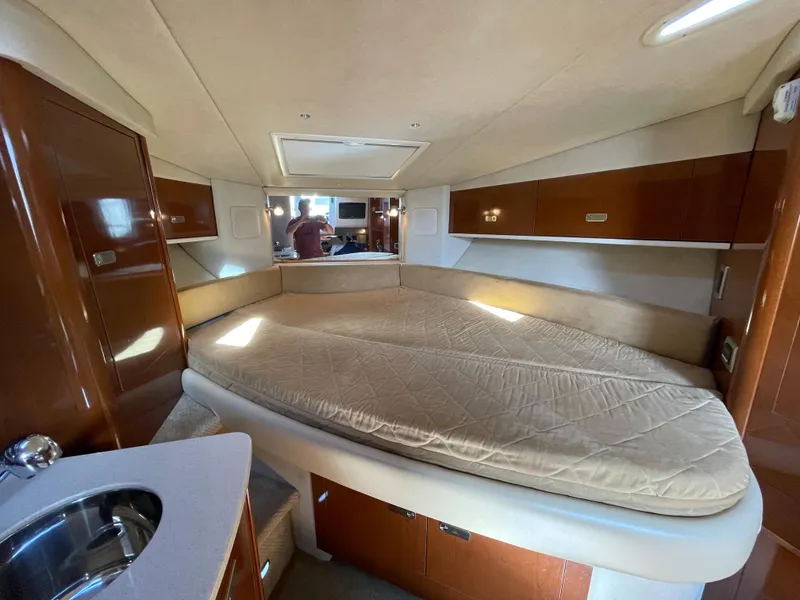 2011 Sea Ray Sundancer 330