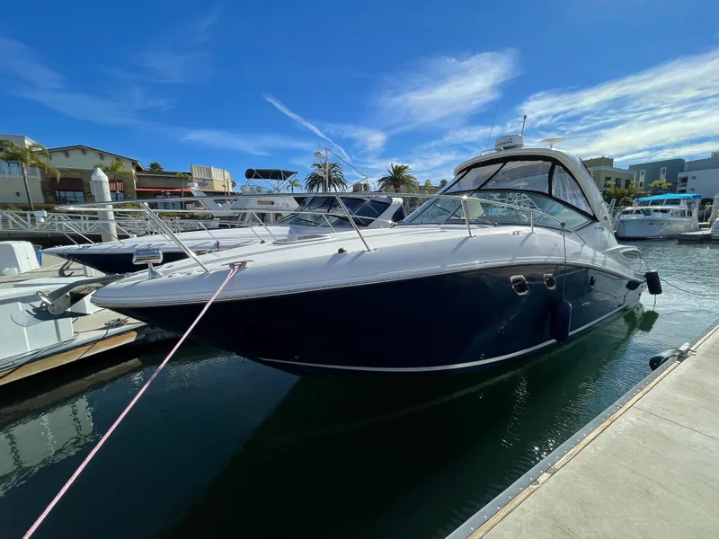 2011 Sea Ray Sundancer 330