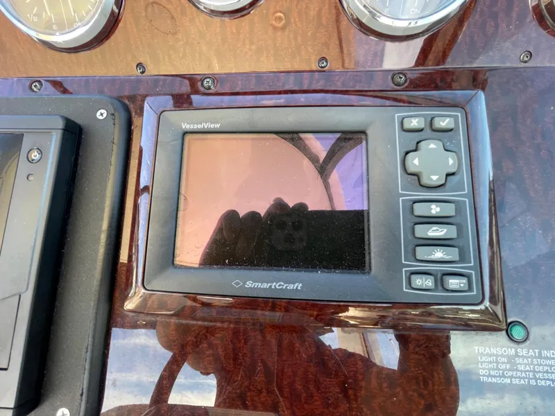 2011 Sea Ray Sundancer 330