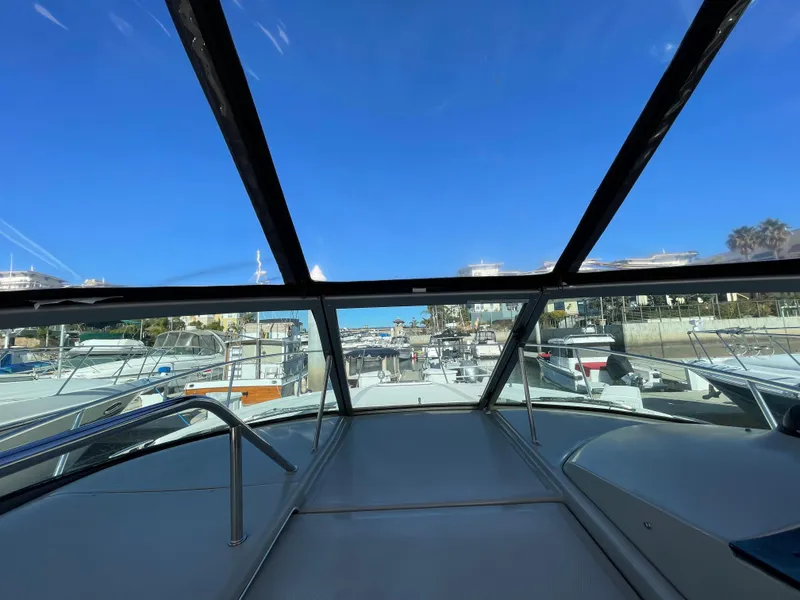 2011 Sea Ray Sundancer 330