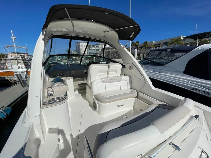 2011 Sea Ray Sundancer 330