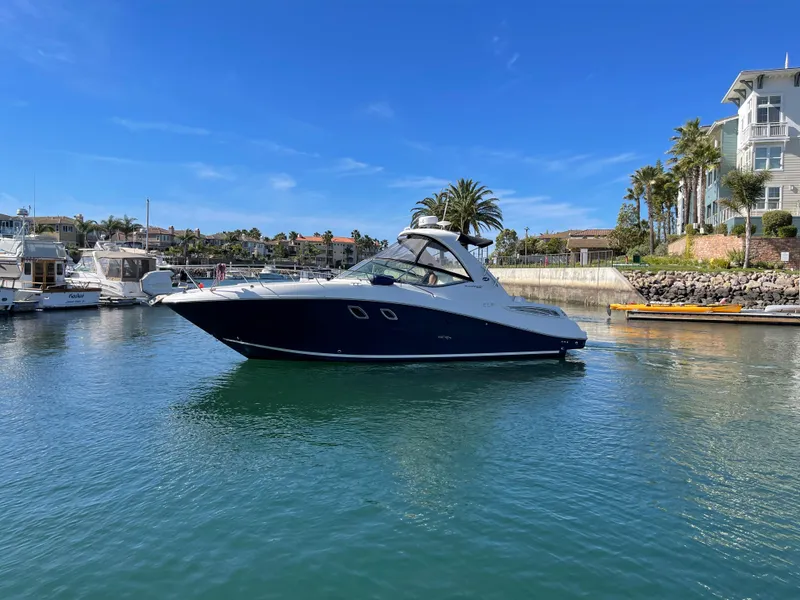 2011 Sea Ray Sundancer 330