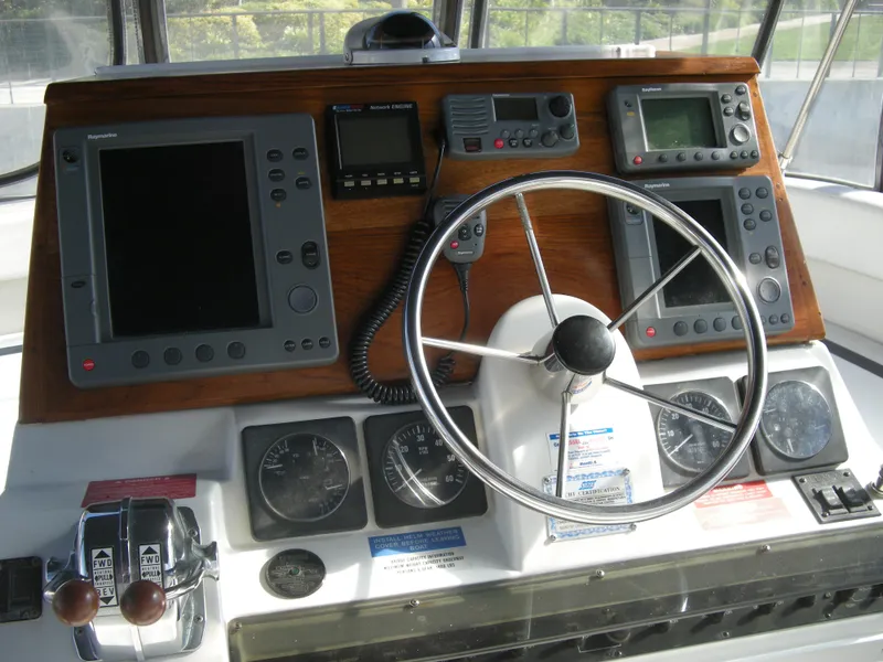 1996 Mainship 37 Motor Yacht