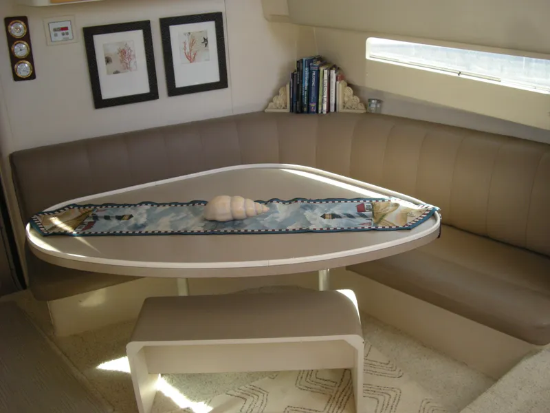 1996 Mainship 37 Motor Yacht