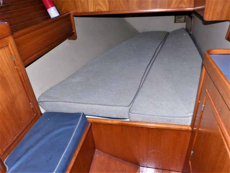 1990 Jeanneau Sun Magic 44
