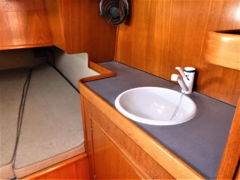 1990 Jeanneau Sun Magic 44