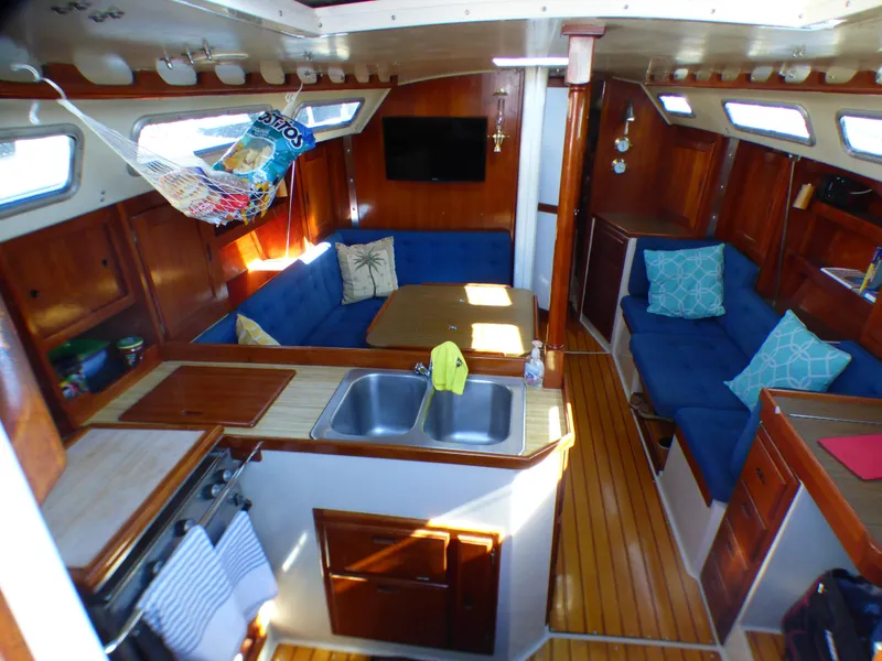 1983 Catalina Sloop