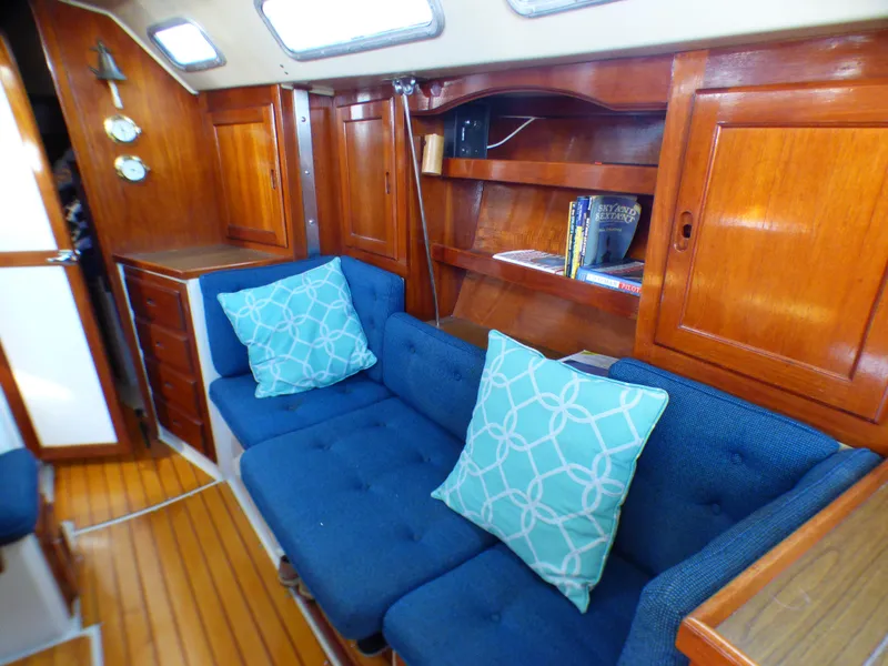 1983 Catalina Sloop