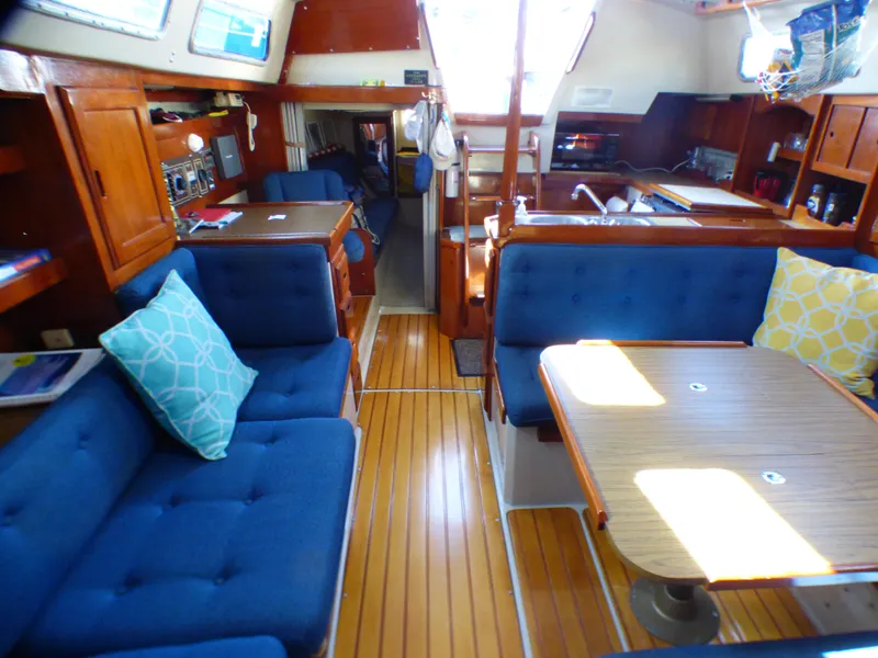 1983 Catalina Sloop