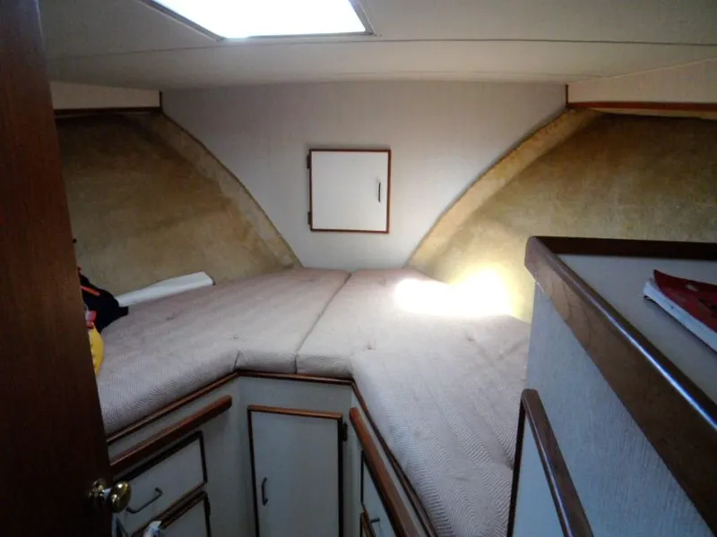 1986 Tollycraft Cockpit Motor Yacht