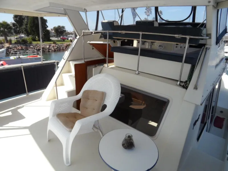 1986 Tollycraft Cockpit Motor Yacht