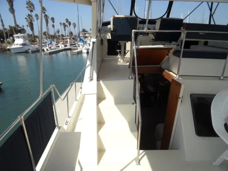 1986 Tollycraft Cockpit Motor Yacht