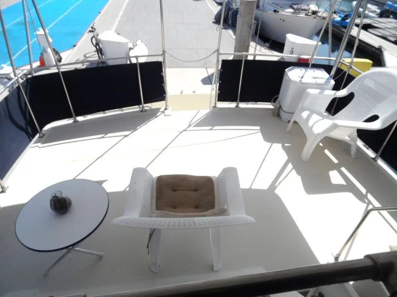 1986 Tollycraft Cockpit Motor Yacht