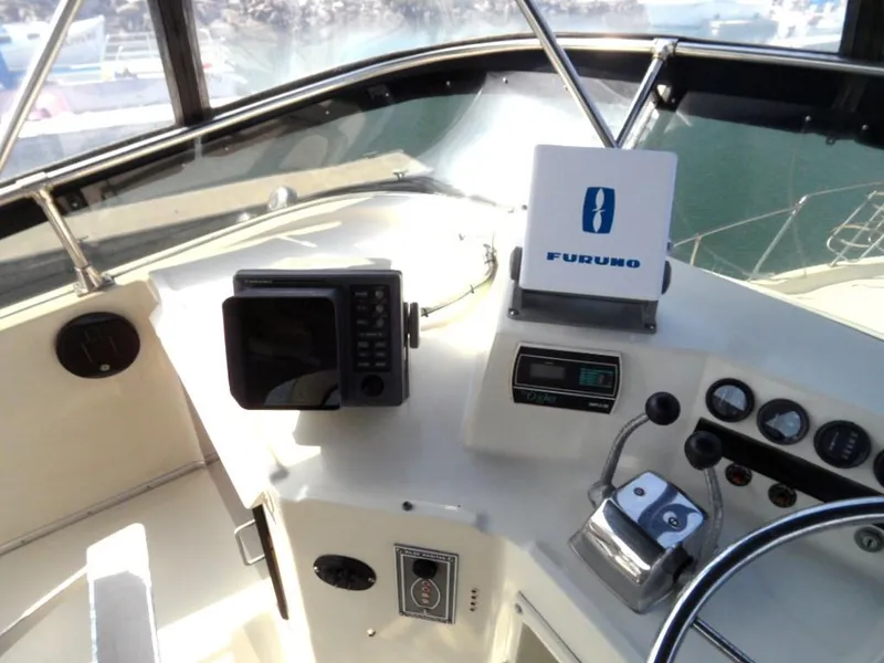 1986 Tollycraft Cockpit Motor Yacht