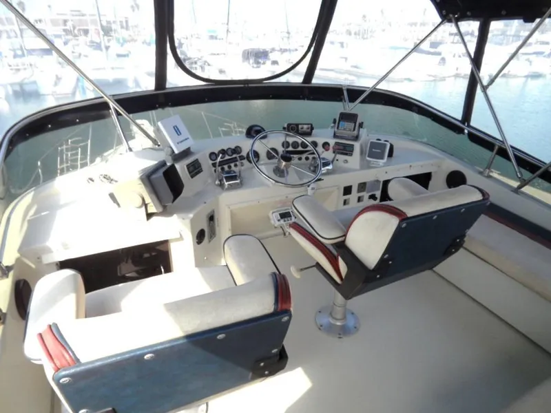 1986 Tollycraft Cockpit Motor Yacht