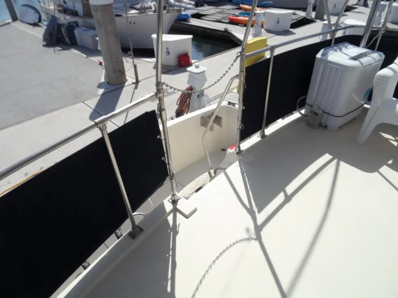 1986 Tollycraft Cockpit Motor Yacht