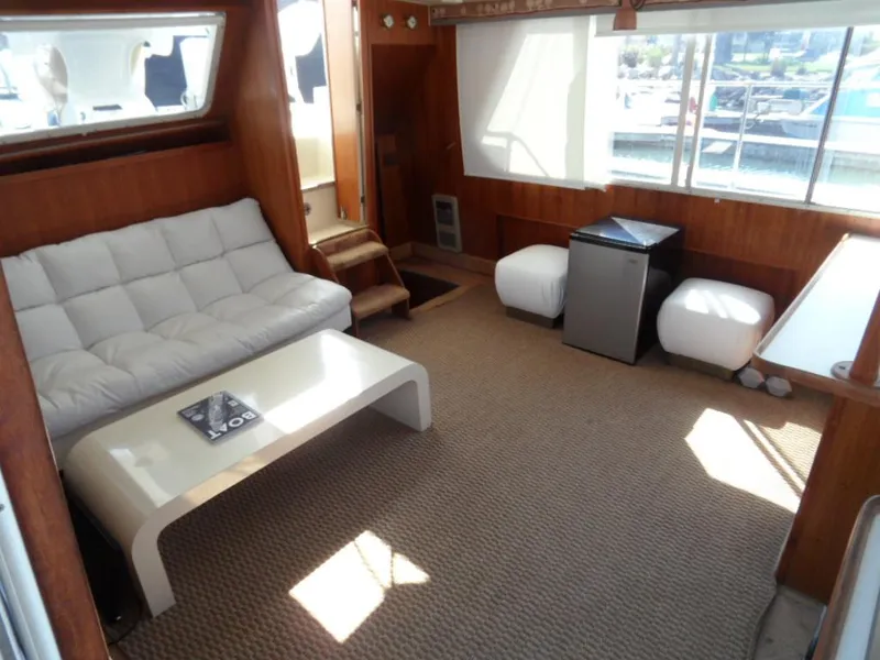 1986 Tollycraft Cockpit Motor Yacht