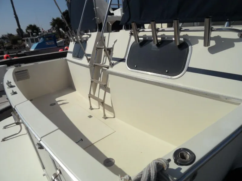 1986 Tollycraft Cockpit Motor Yacht