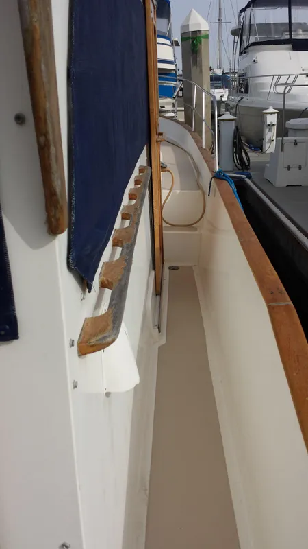 1981 Californian 34 LRC