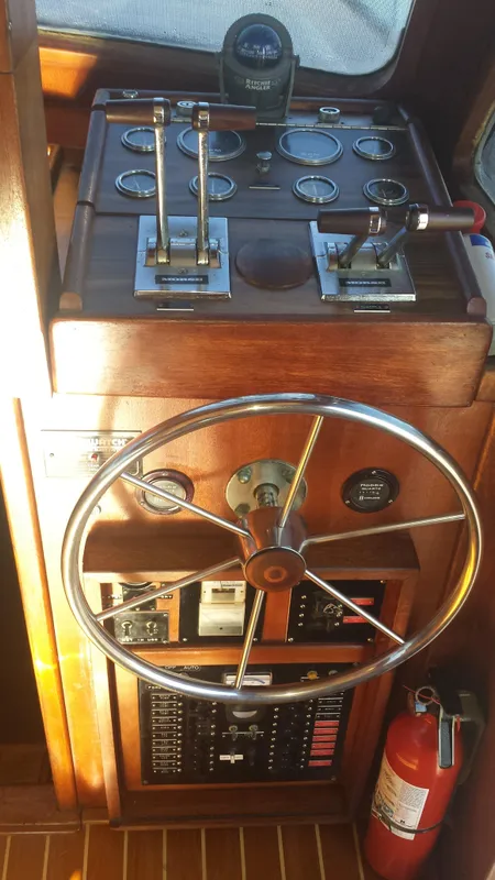 1981 Californian 34 LRC