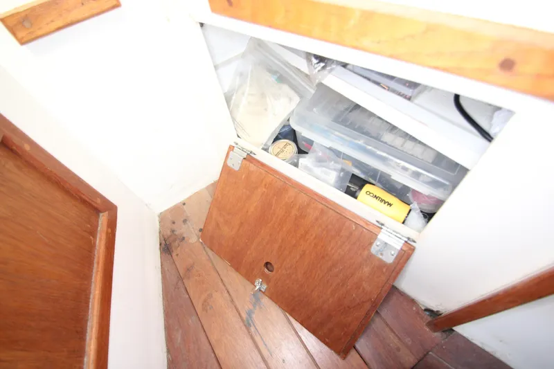 Vberth storage & spares