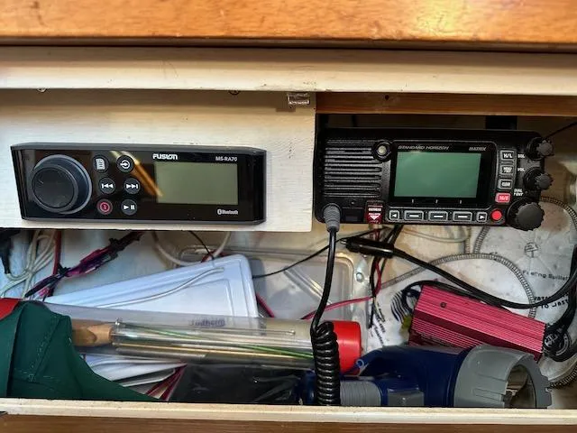 Stereo & VHF