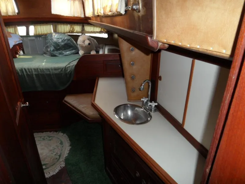 1975 Islander 41 Freeport
