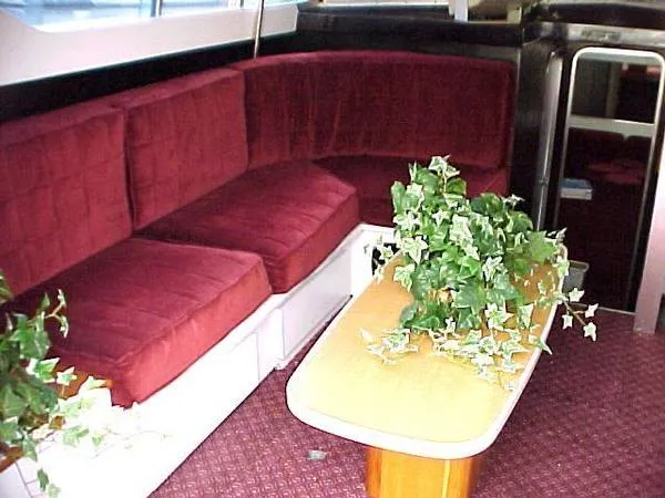 1977 Chris-Craft Flybridge Sedan