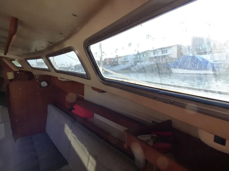 1985 Catalina 30