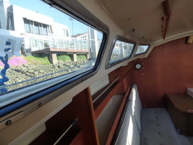 1985 Catalina 30