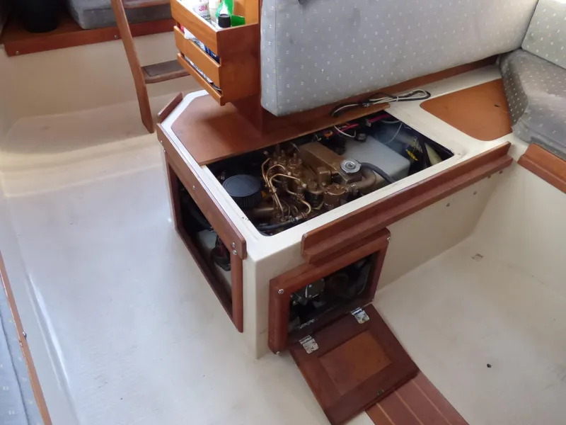 1985 Catalina 30
