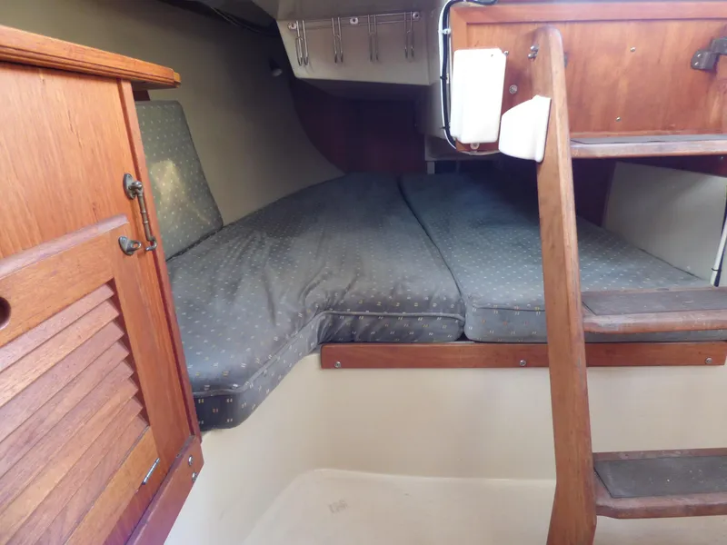 1985 Catalina 30