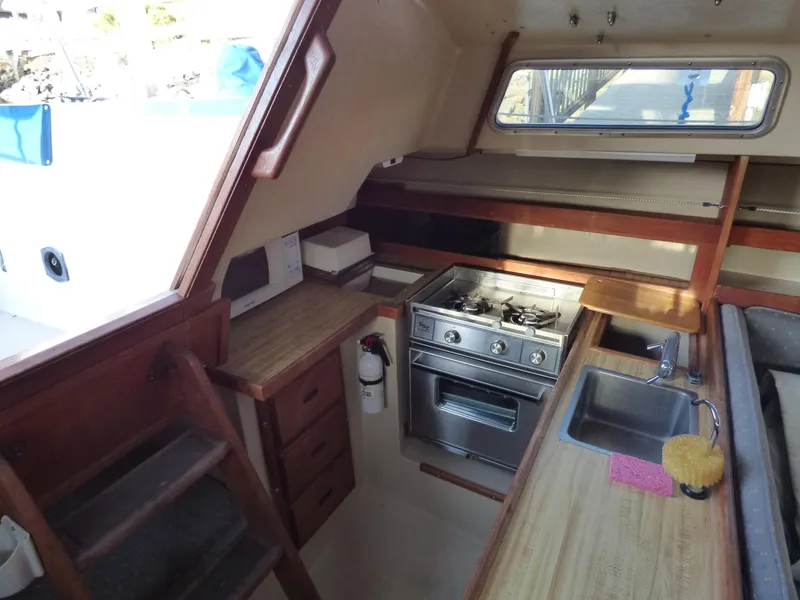 1985 Catalina 30