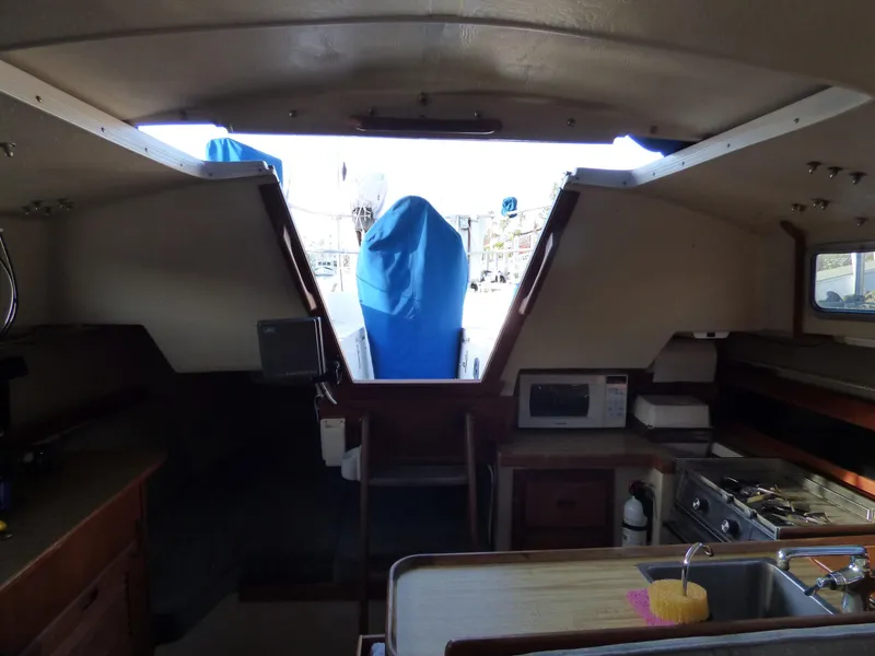 1985 Catalina 30