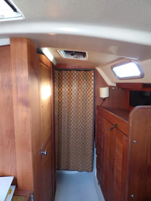 1985 Catalina 30