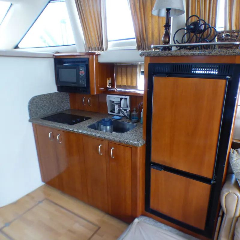 2004 Carver 42 Mariner